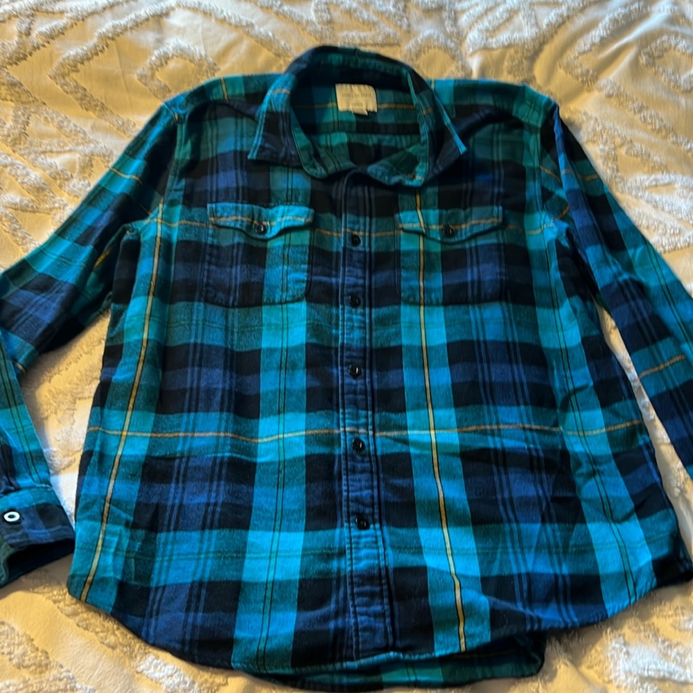 Men’s American Eagle flannel. Size XL classic fit.